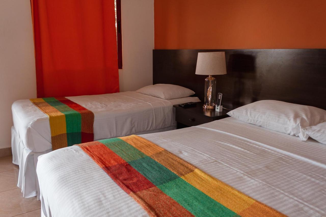 Hotel Boutique Victoria 모요갈파 외부 사진