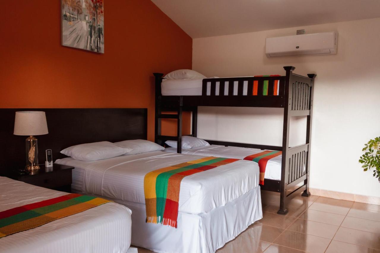 Hotel Boutique Victoria 모요갈파 외부 사진